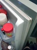 Panasonic冷蔵庫NR-B149W-Sのドアパッキンは手で押し込んではめ込むことができる